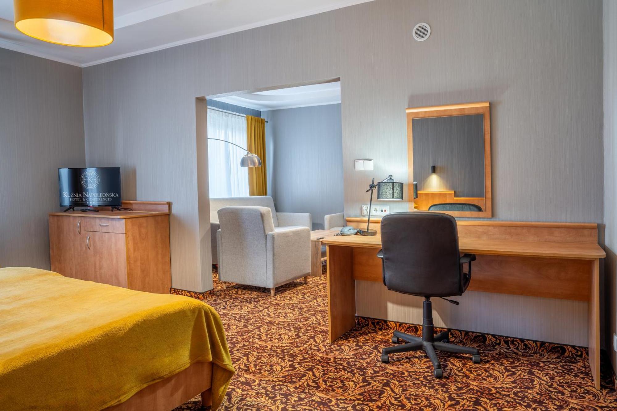 Hotel Kuznia Napoleonska Teresin Buitenkant foto